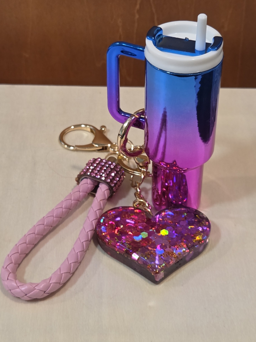 โจ Luxury Blue Pink Ombre Tumbler Cup Multi Charm Resin Heart Keychain โจ